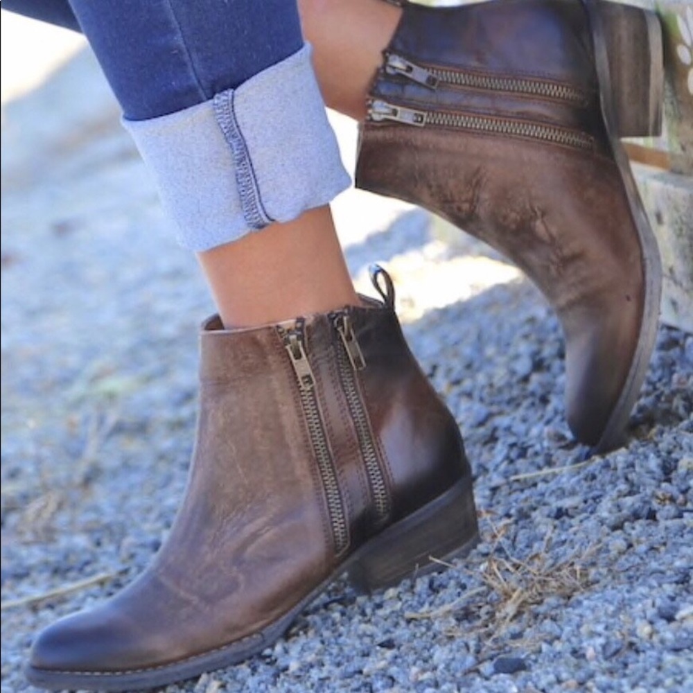 Circle G Burnish Brown Double Zipper Bootie